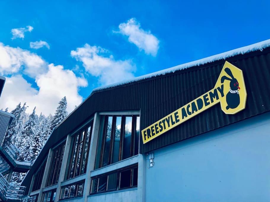 Modern Laax Apt, Swimming Pools, Wellness & Tennis エクステリア 写真