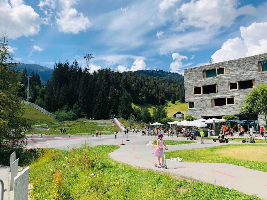 Modern Laax Apt, Swimming Pools, Wellness & Tennis エクステリア 写真