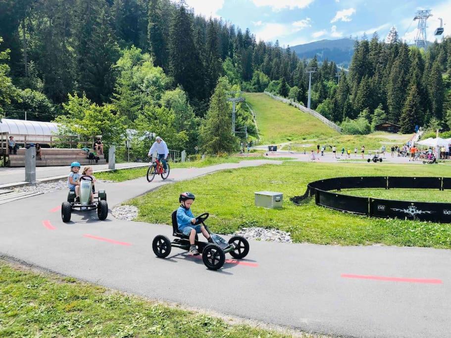 Modern Laax Apt, Swimming Pools, Wellness & Tennis エクステリア 写真